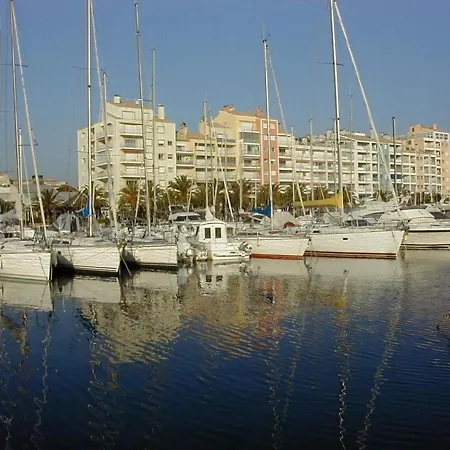 Apartment A Port Avec Loggia Et Parking - Fr-1-335-187 Hyeres
